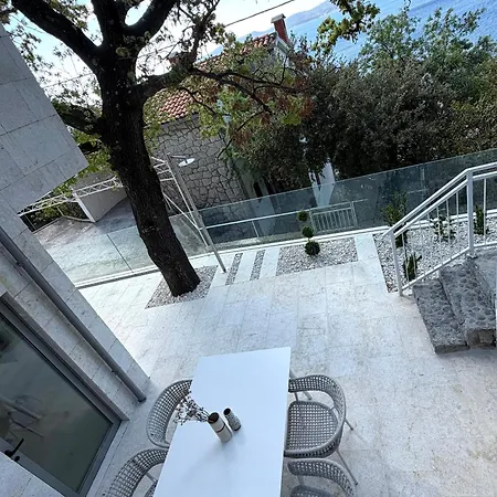 Capula - Modern With Sea View And Parking, Marusici Apartmán